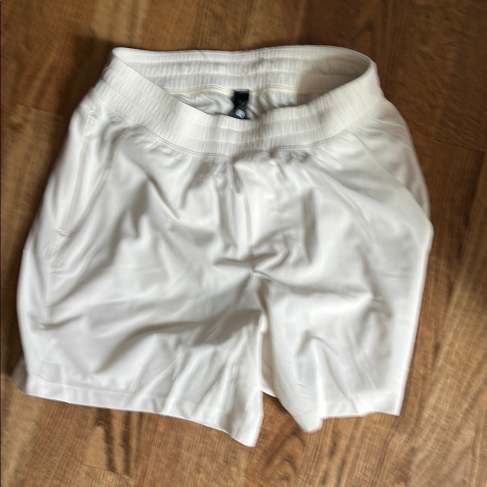 Men’s Lulu Lemon Cream Pacebreaker Athletic  Shorts